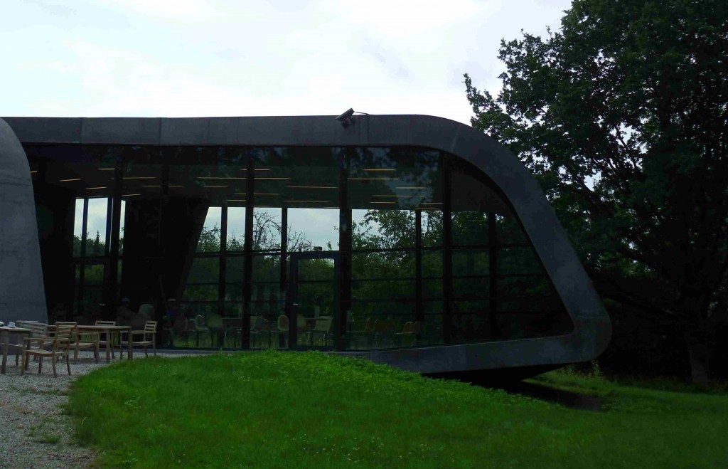 2005 fick Ordrupgaard en ny museibyggnad ritad av Zaha Hadid.