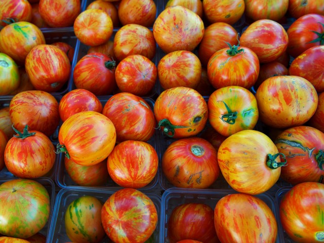 Tomater finns i mängder av former och färger och även smaken kan vara ganska olika.